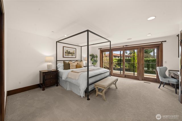 1444 Evergreen Point Rd, Medina, WA 98039