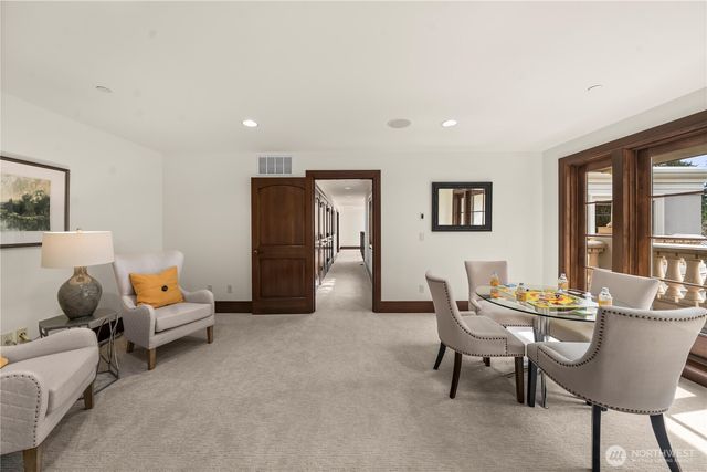 1444 Evergreen Point Rd, Medina, WA 98039