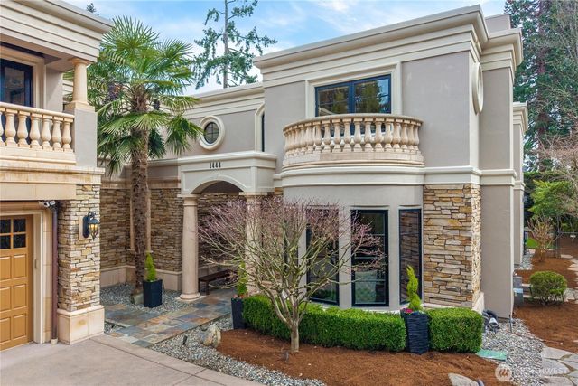 1444 Evergreen Point Rd, Medina, WA 98039