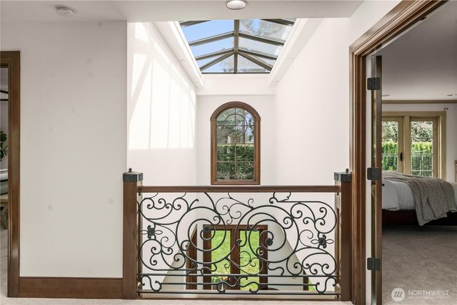 1444 Evergreen Point Rd, Medina, WA 98039