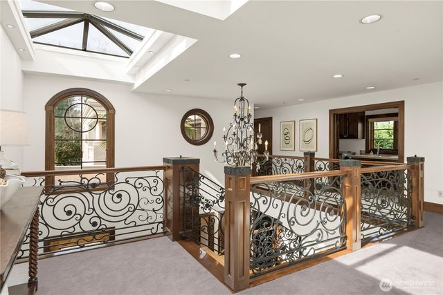 1444 Evergreen Point Rd, Medina, WA 98039