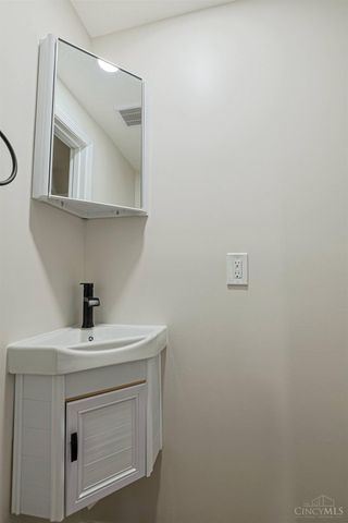 5829 Pandora Avenue, Cincinnati, OH 45213