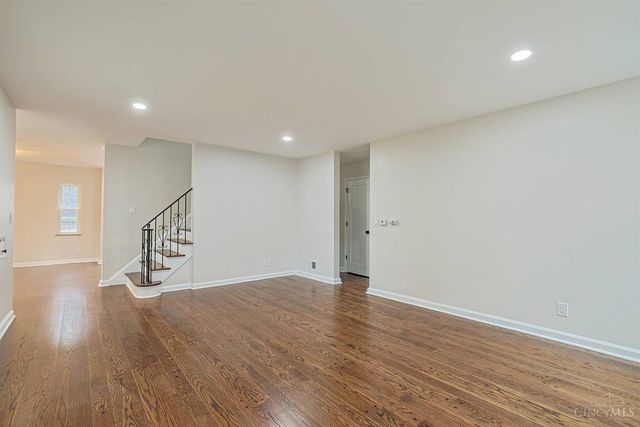 5829 Pandora Avenue, Cincinnati, OH 45213