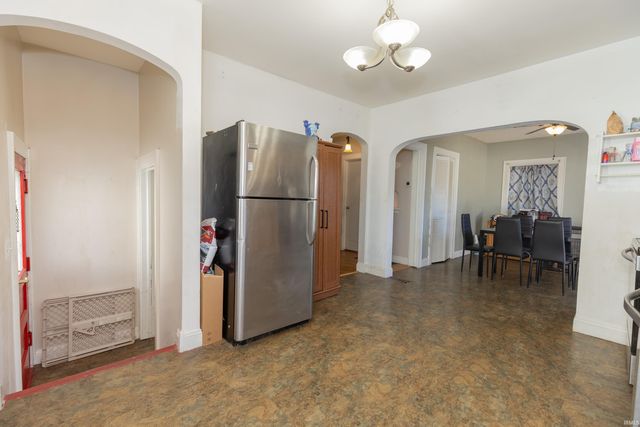 1611 Hollywood Avenue, Evansville, IN 47712