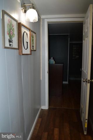 595 WAGO RD, Mount Wolf, PA 17347