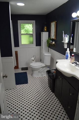 595 WAGO RD, Mount Wolf, PA 17347