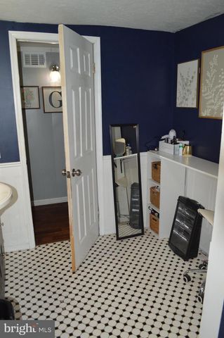 595 WAGO RD, Mount Wolf, PA 17347