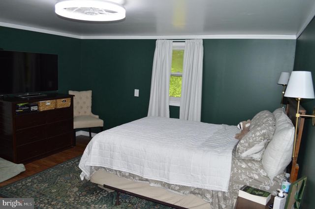 595 WAGO RD, Mount Wolf, PA 17347