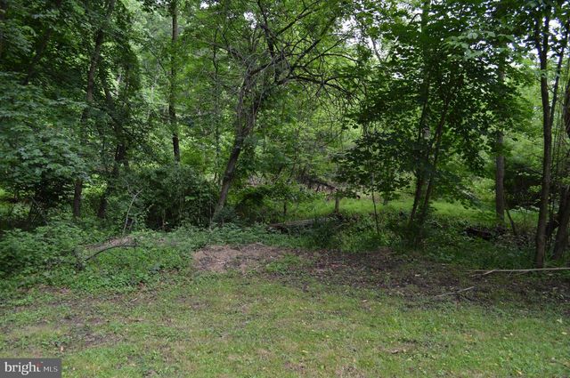 595 WAGO RD, Mount Wolf, PA 17347