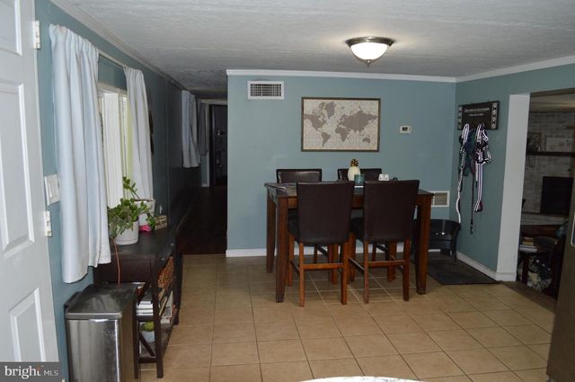 595 WAGO RD, Mount Wolf, PA 17347