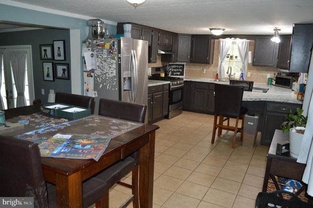 595 WAGO RD, Mount Wolf, PA 17347