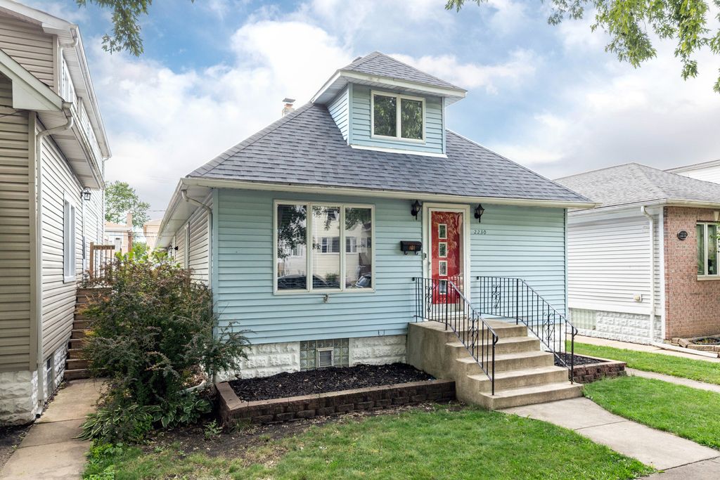 2230 N 75th Avenue, Elmwood Park, IL 60707