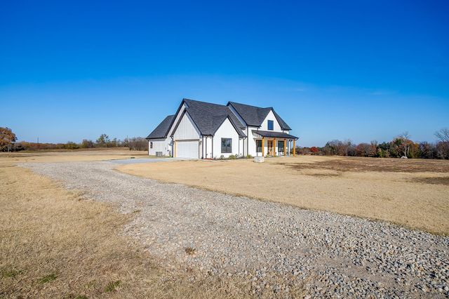 8140 Lavender Road, Springtown, TX 76082