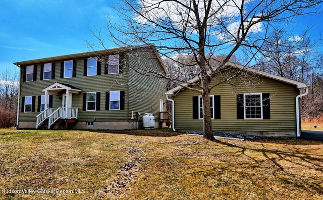 14 Durham Woods Road, Durham, NY 12422