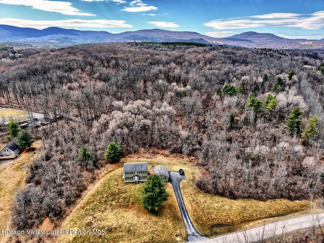 14 Durham Woods Road, Durham, NY 12422