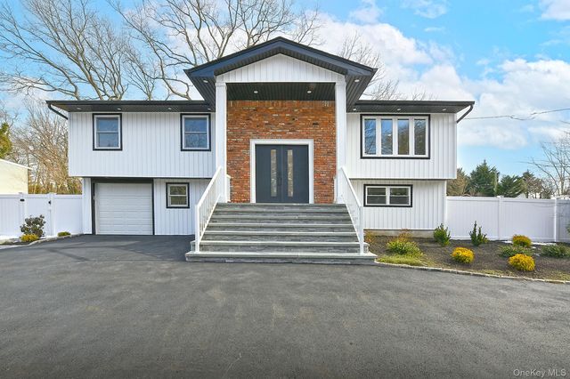 230 Townline Road, Commack, NY 11725