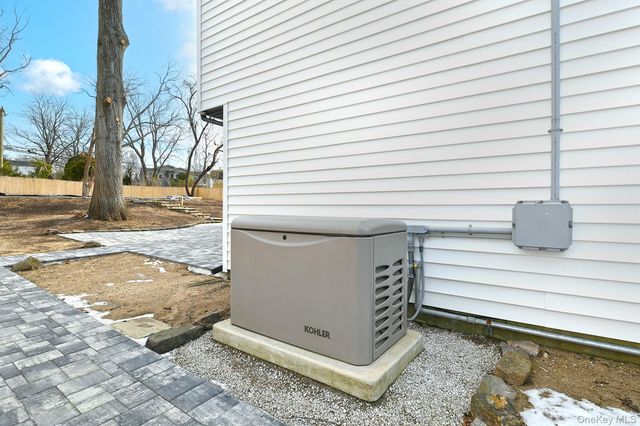 230 Townline Road, Commack, NY 11725