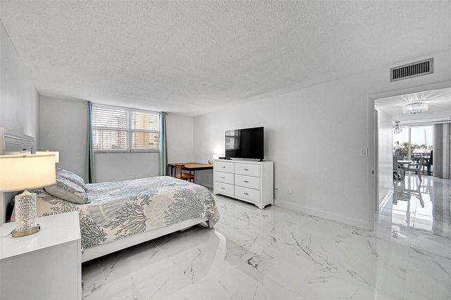 1401 S Ocean Drive 304, Hollywood, FL 33019