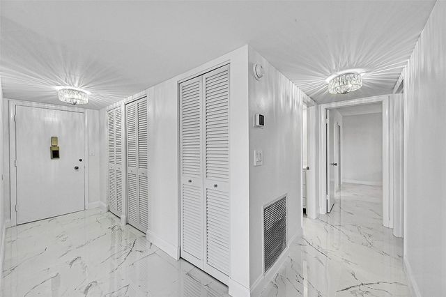 1401 S Ocean Drive 304, Hollywood, FL 33019