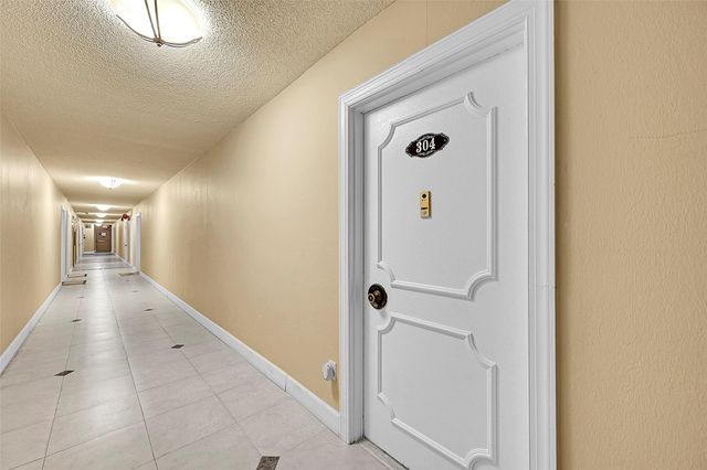 1401 S Ocean Drive 304, Hollywood, FL 33019