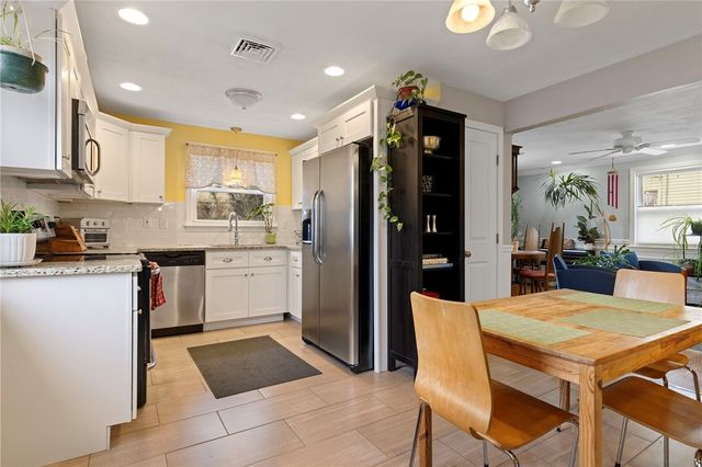 65 Marion Avenue S, Cranston, RI 02905