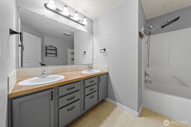 1502 W Tennessee Drive, Moses Lake, WA 98837