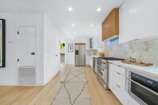 3181 Cadet Court, Los Angeles, CA 90068