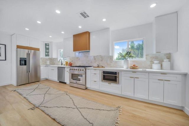 3181 Cadet Court, Los Angeles, CA 90068