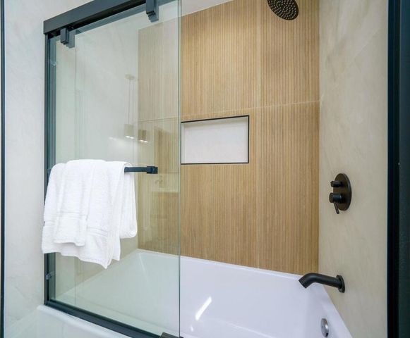 3181 Cadet Court, Los Angeles, CA 90068