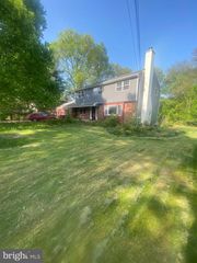 324 SPRINGDALE TER, Yardley, PA 19067