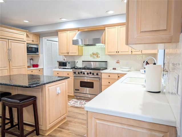 1711 MAGDALENE MANOR DRIVE, Tampa, FL 33613