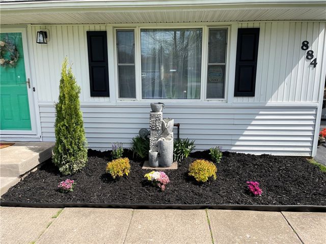 884 North Greece Road, Greece, NY 14626