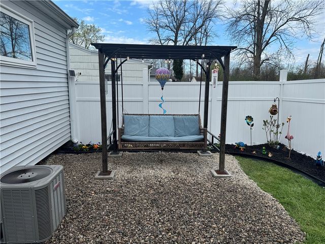 884 North Greece Road, Greece, NY 14626