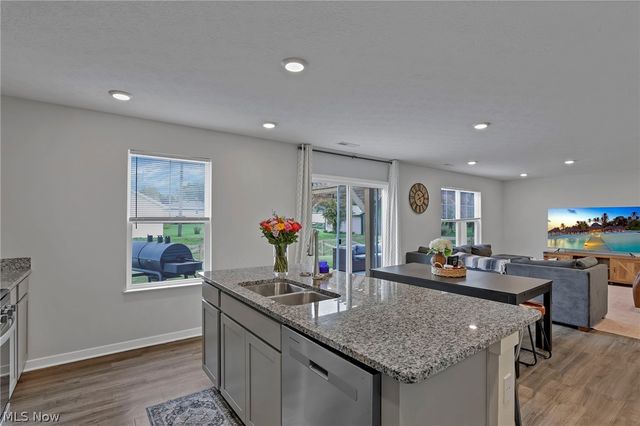 355 W Trinity Way, Newark, OH 43055
