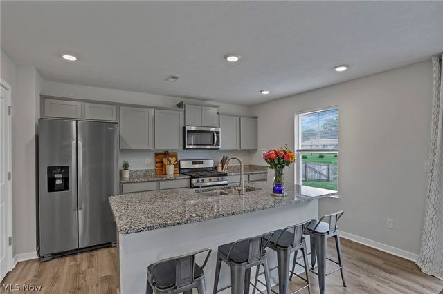 355 W Trinity Way, Newark, OH 43055