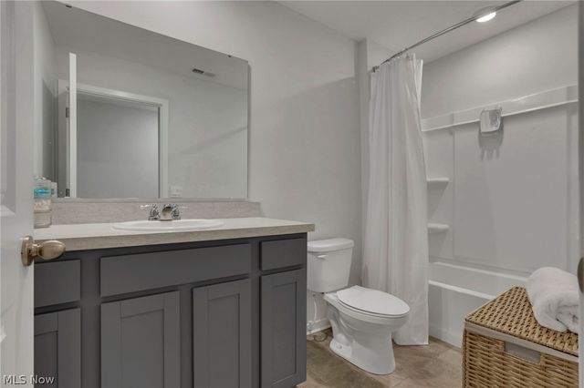 355 W Trinity Way, Newark, OH 43055