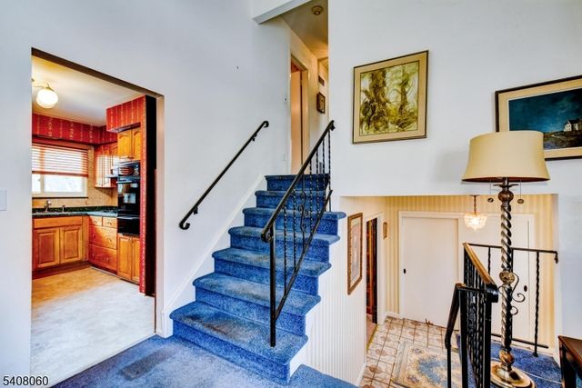 4 Herbert Pl, West Caldwell Twp., NJ 07006