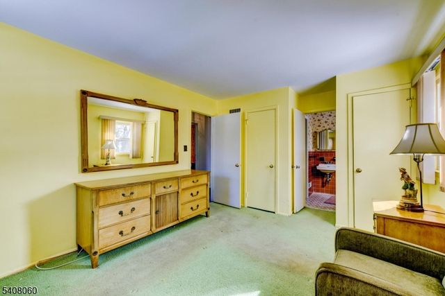 4 Herbert Pl, West Caldwell Twp., NJ 07006