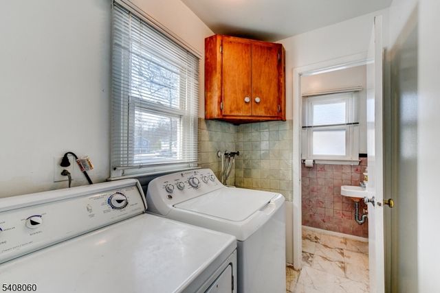 4 Herbert Pl, West Caldwell Twp., NJ 07006