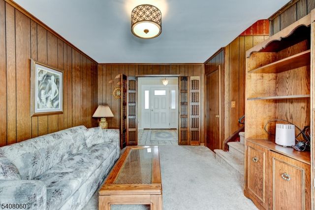 4 Herbert Pl, West Caldwell Twp., NJ 07006