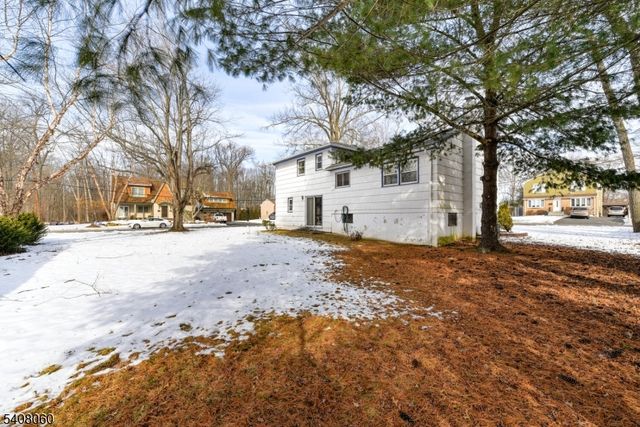 4 Herbert Pl, West Caldwell Twp., NJ 07006