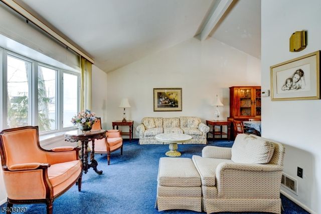 4 Herbert Pl, West Caldwell Twp., NJ 07006