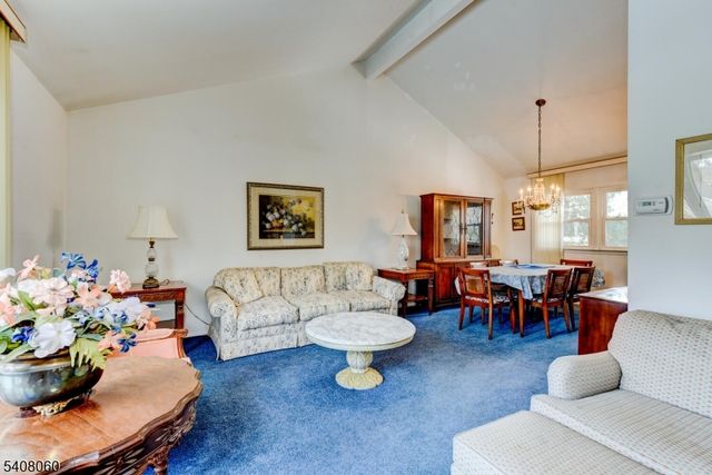 4 Herbert Pl, West Caldwell Twp., NJ 07006