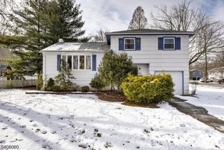 4 Herbert Pl, West Caldwell Twp., NJ 07006