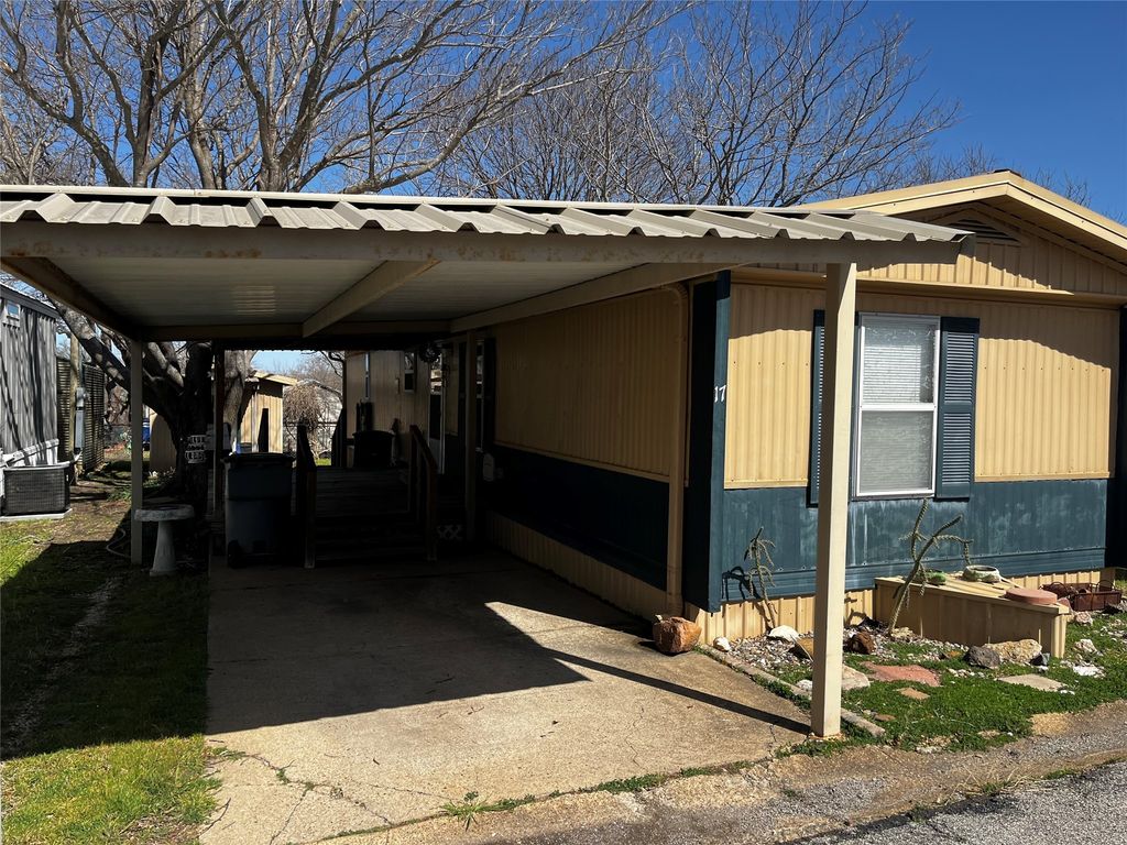 3130 E Parkerville Road 17, Lancaster, TX 75146