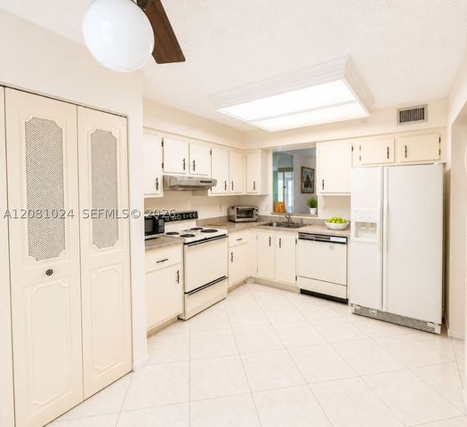 14575 Bonaire Blvd 204, Delray Beach, FL 33446