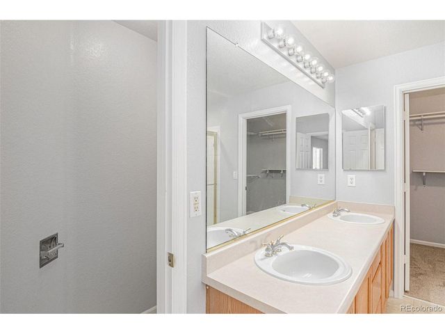 20715 E 39th Ave, Denver, CO 80249