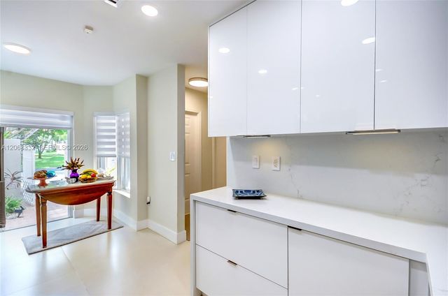 10237 NW 52nd Lane 10237, Doral, FL 33178