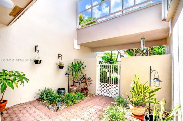 10237 NW 52nd Lane 10237, Doral, FL 33178