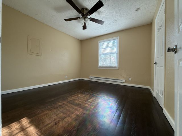 924 Boscobel St Apt 4, Nashville, TN 37206